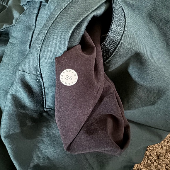 Lululemon Commission 9” Shorts - Picture 6 of 15